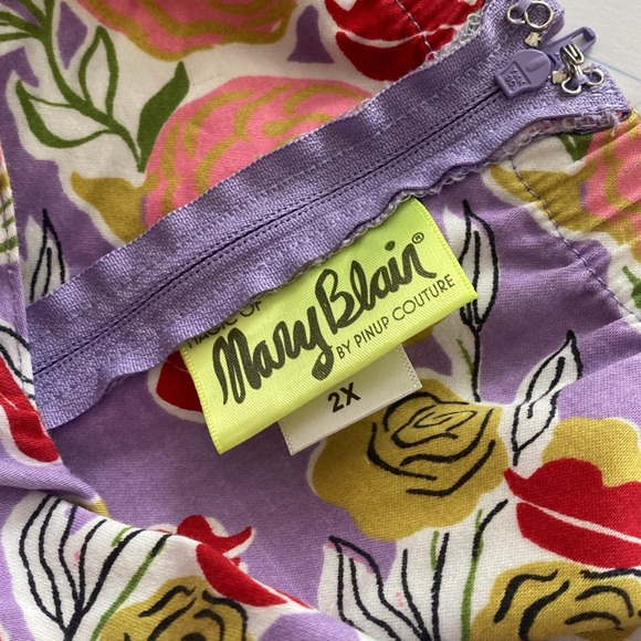 Pinup couture Mary Blair lip print dress - Picture 2 of 4